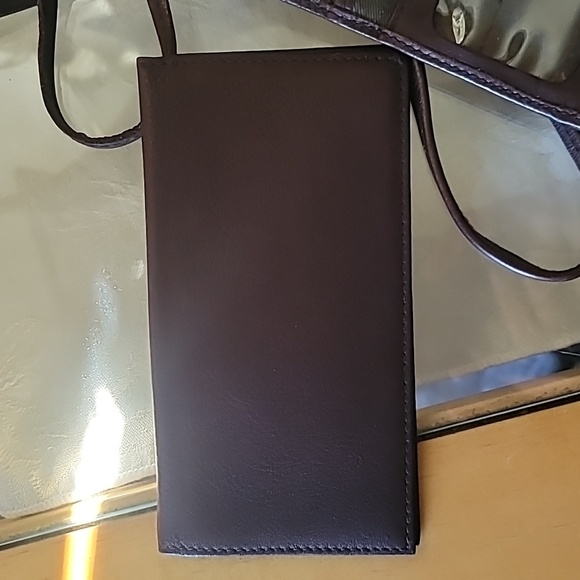 Vintage Fossil Leather Crossbody Wallet - Picture 6 of 10